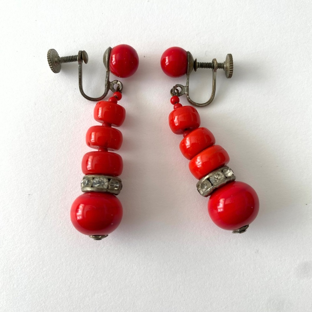 vintage 30s Czech art glass red glass beads and rondelle screw back earrings